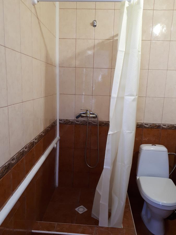 Hotel Gostynnyi Dvir Sharhorod Quarto foto